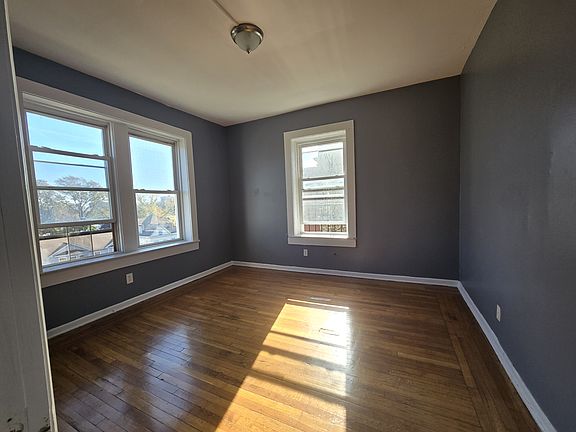 4th image of 220 Roseville Ave #403B