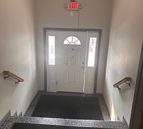 3rd image of 220-222 Sunset Ave #1R