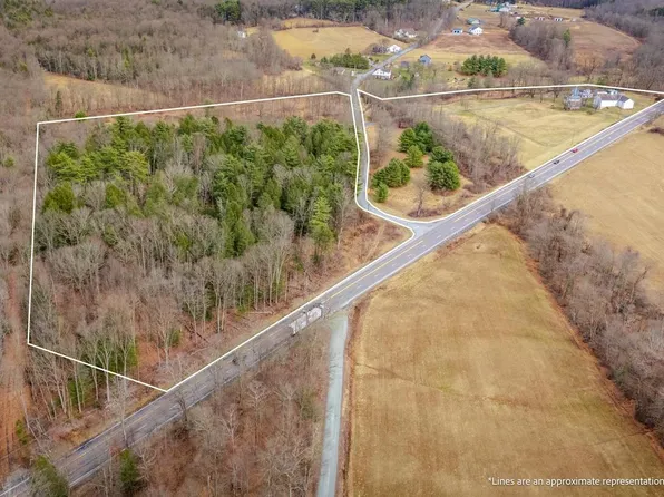 30 Lime Kiln Dr, Andreas, PA 18211