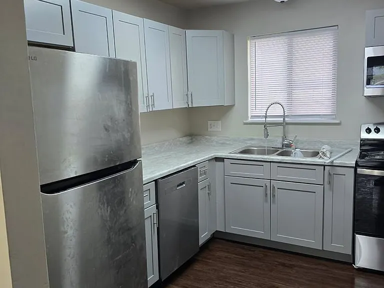 401 Hilltop Dr — Photo 14