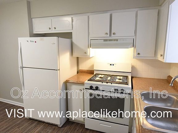 5th image of 7242 Montana Ave