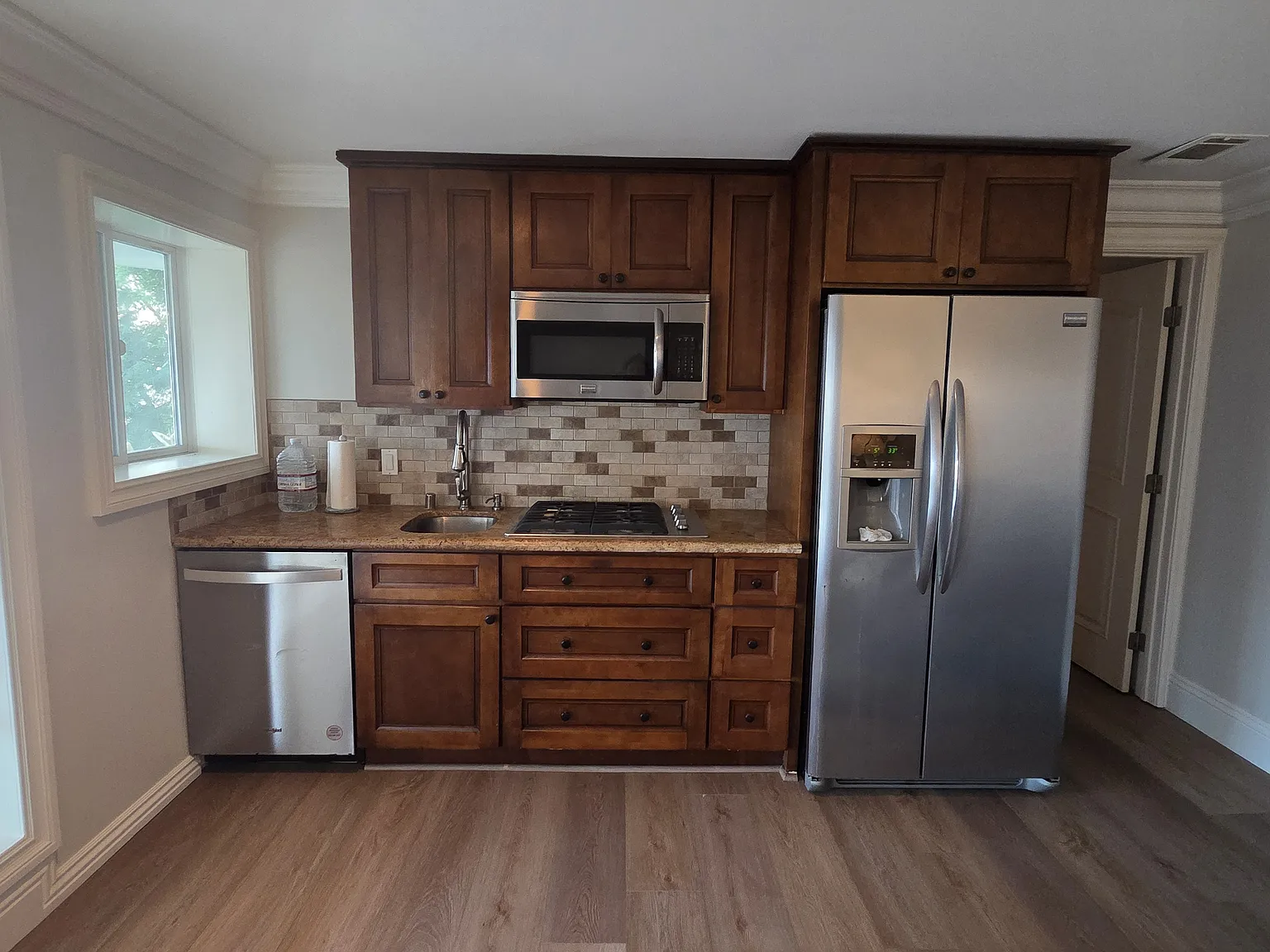 1 bed, 650 sqft, $3,300 — Photo 4