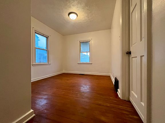 4th image of 210 Columbia Ave