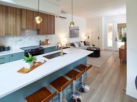 303 - 140 Sacramento Townhomes, 144