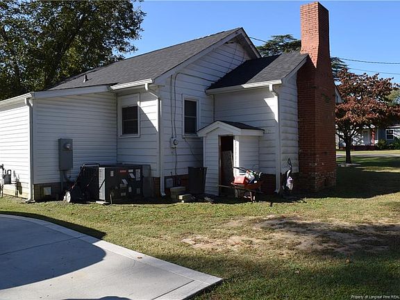 5th image of 304 N Wright St