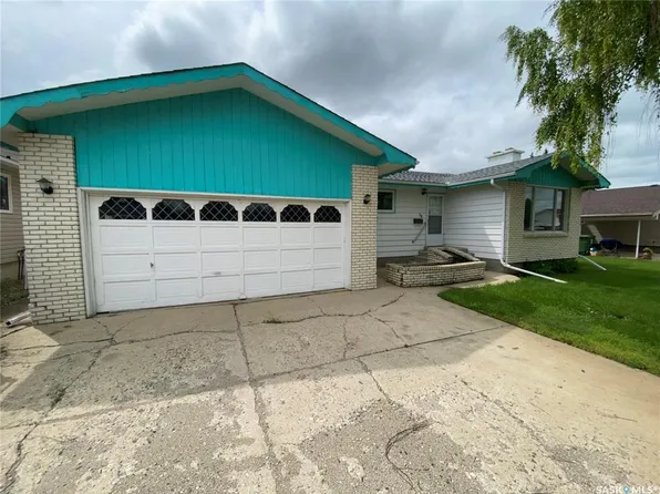 58 Stewart CRESCENT, Yorkton, SK S3N 3J5