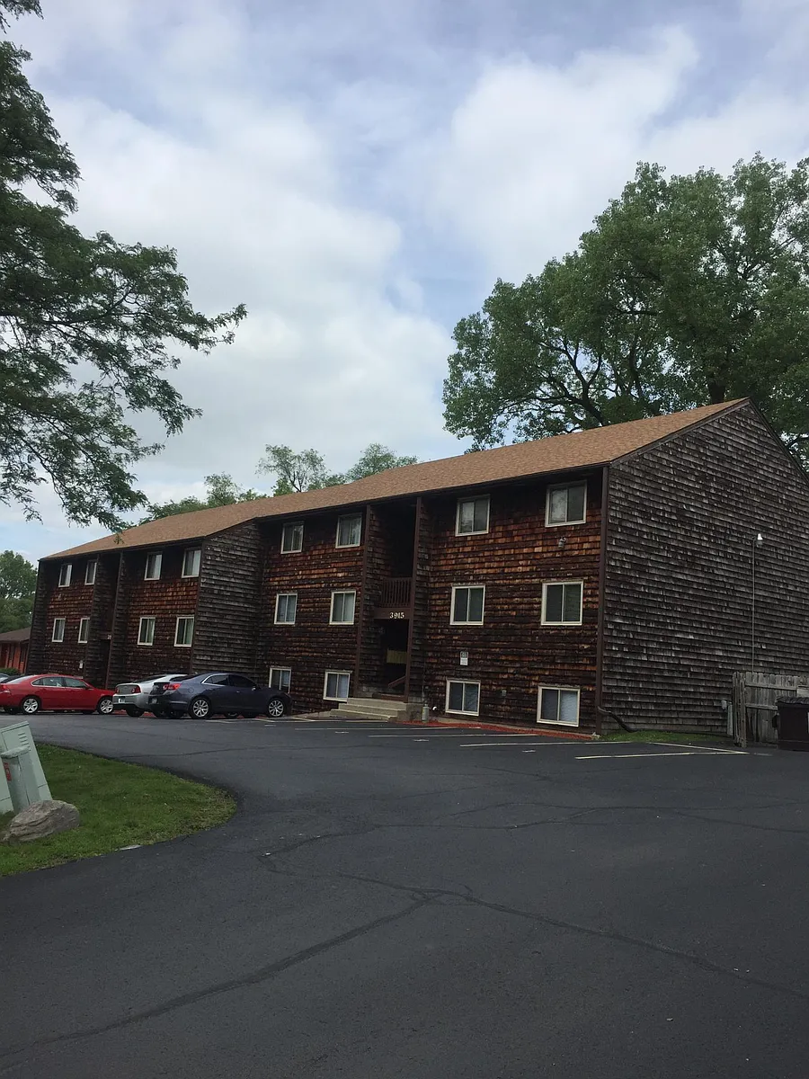 Building Photo - 3915 Sage Dr