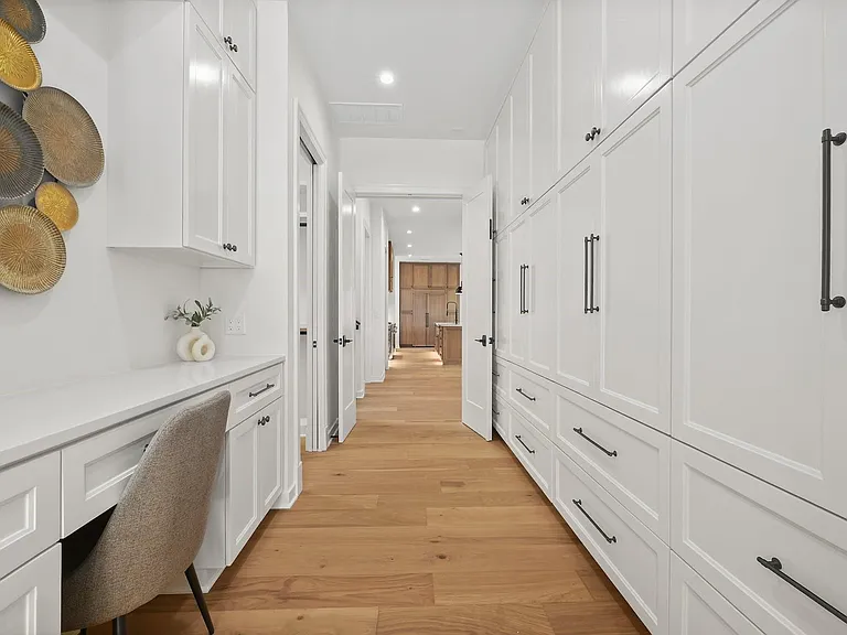 5512 Shoalwood Ave — Photo 11