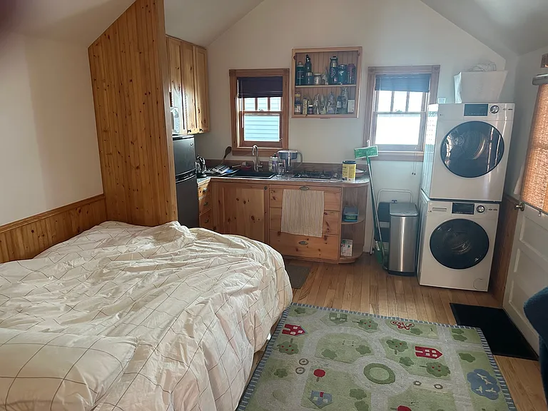 624 Pine St #1/2 — Photo 1