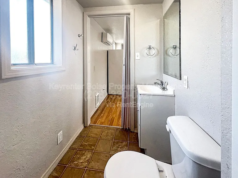 1819 Arthur St #C — Photo 6