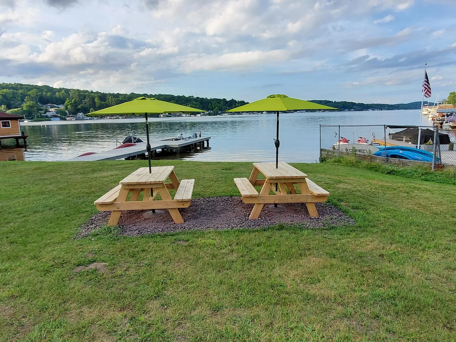 2247 Lakeside Dr — Photo 2