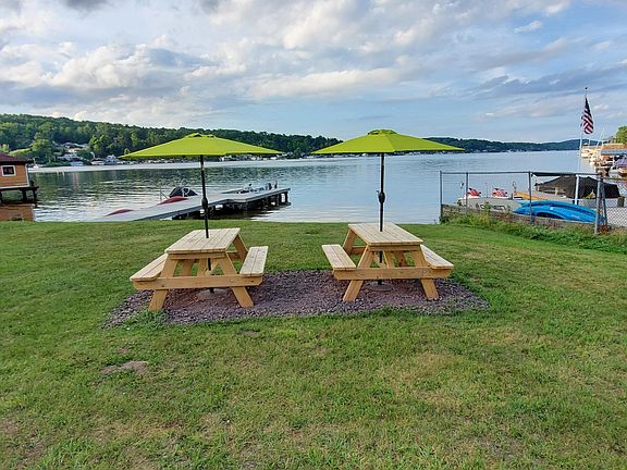 2nd image of 2247 Lakeside Dr