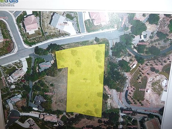 2nd image of 2639 Canyon Crest Dr