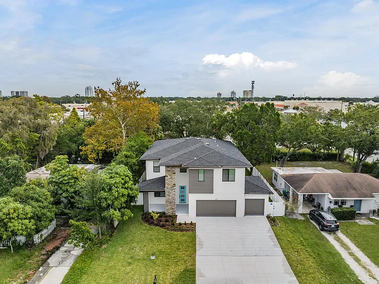 3912 S Church Ave — Photo 5