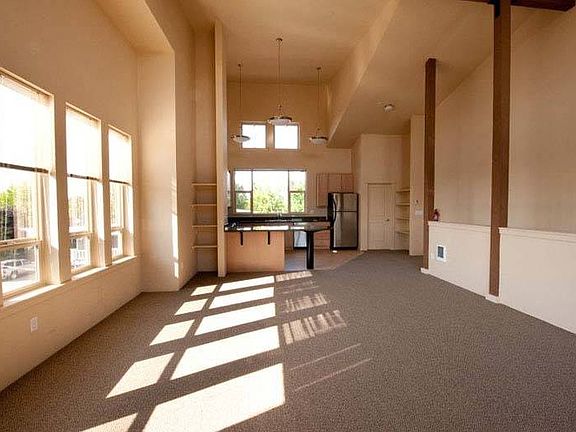Kitchen & Living