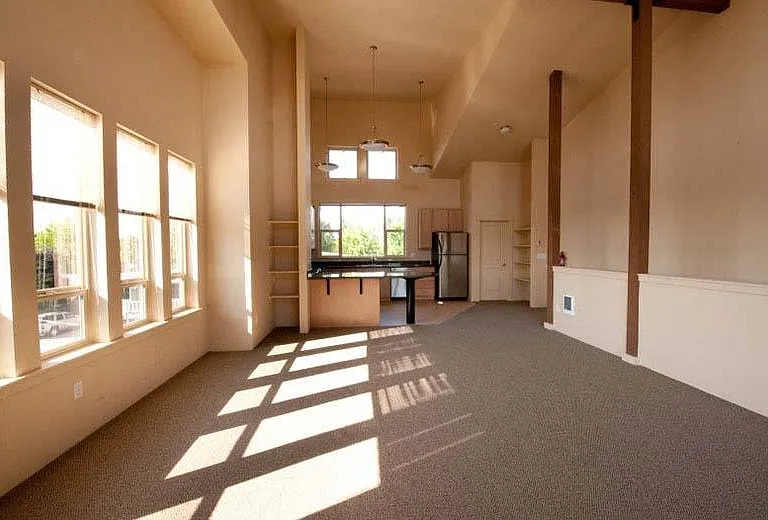 Kitchen & Living