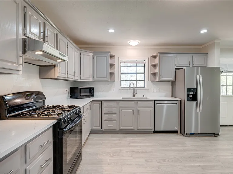 304 Oak Dr — Photo 25
