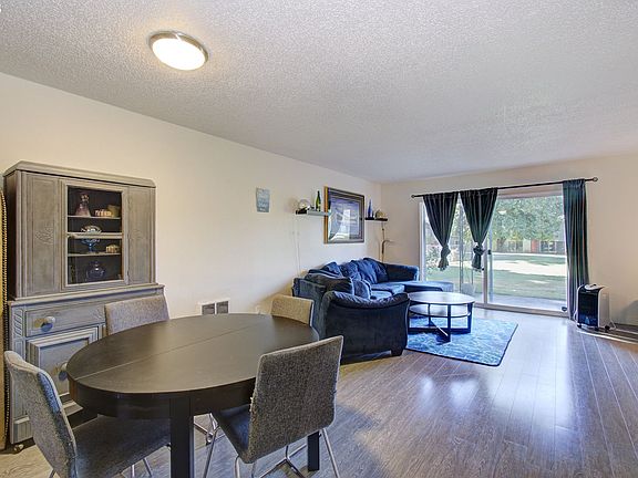 3rd image of 2062 NE Hogan Dr
