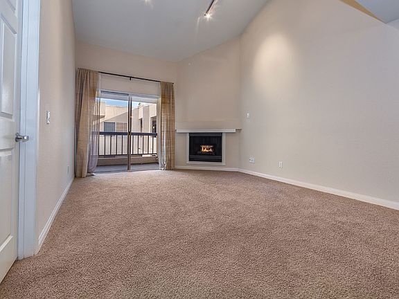 4th image of 21550 Burbank #313