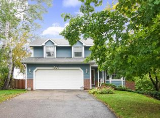 9603 Woodridge Dr, Eden Prairie, MN 55347