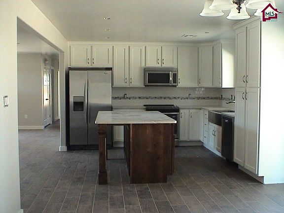 4th image of 2910 Karen Dr