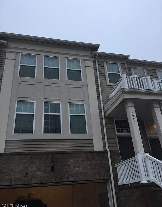 1st image of 5925 N Pointe Dr