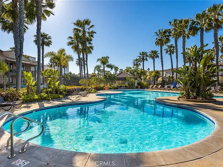 21261 Baeza Cir — Photo 46