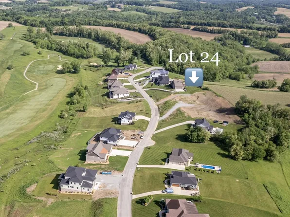 24 Totteridge Dr, Greensburg, PA 15601