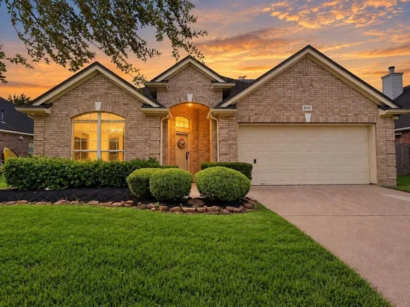 9010 Sunrise Trl, Pearland, TX 77584