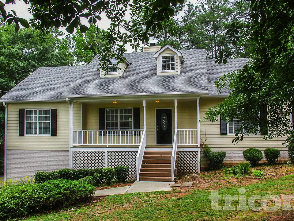 105 Valerie Ct