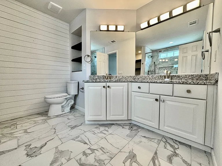 2424 Seven Kings Rd — Photo 36