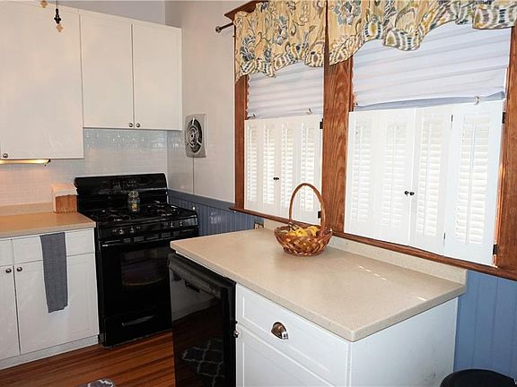 4th image of 1181 Payne Ave
