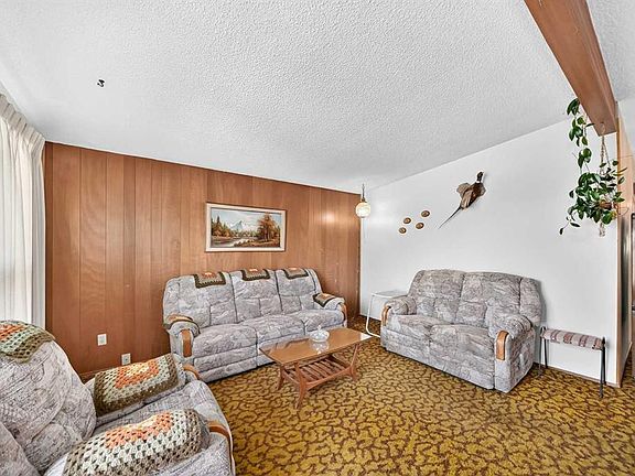 4th image of 1523 N 24th Ave NW