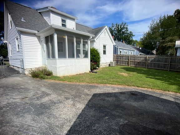 5th image of 1616 Courtney Ave