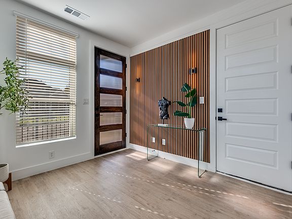 2nd image of 723 W 10th St #105