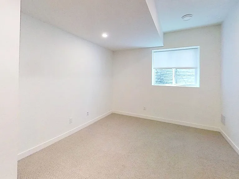 196XX 75th Ave — Photo 18