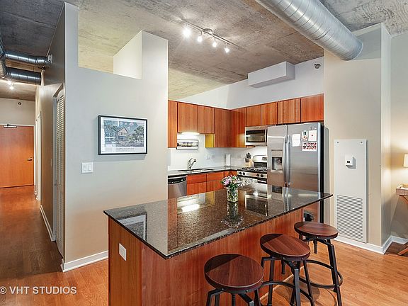 3rd image of 700 N Larrabee St APT 1104