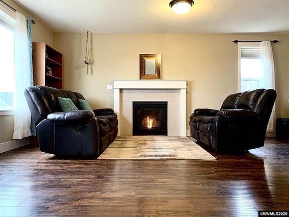3rd image of 2670 Ellen Ln Nw