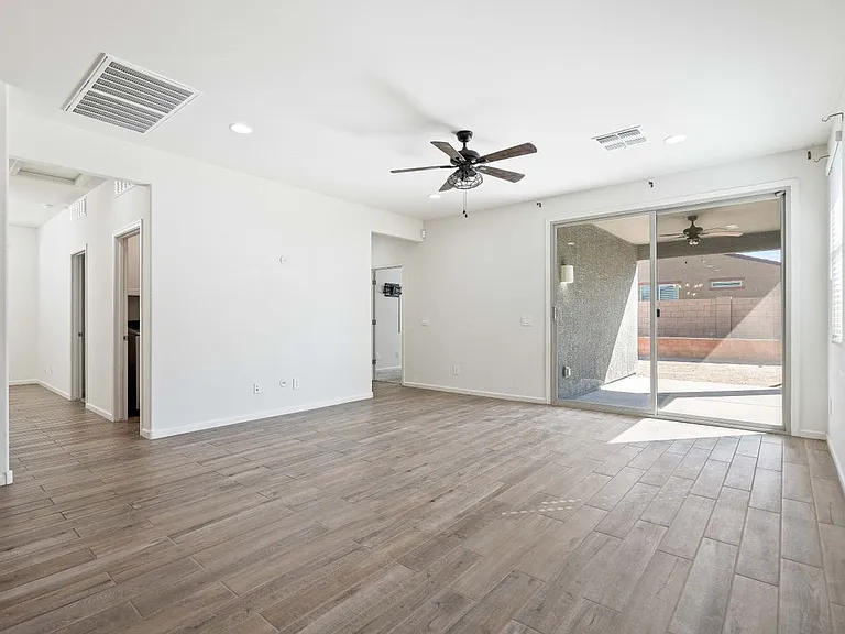 12486 N Reeves Pl — Photo 8
