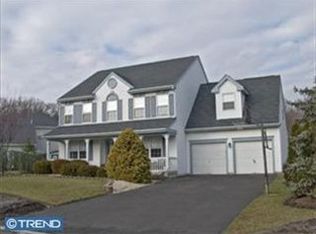 102 Equestrian Dr, New Hope, PA 18938