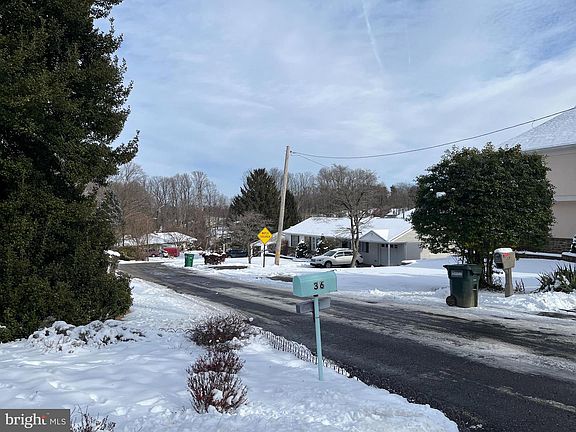 3rd image of 36 N Westview Ave