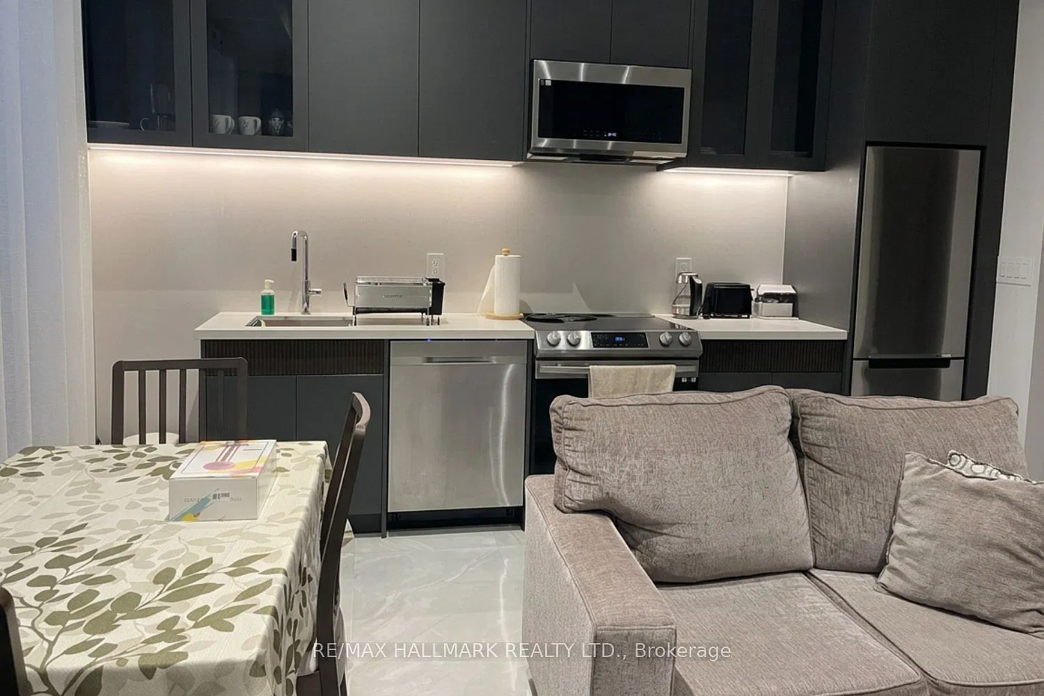 1 bed, $1,900 — Photo 1
