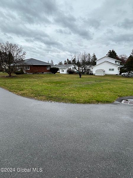 5th image of 34 Clifford Avenue