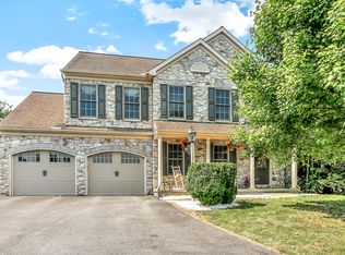 121 Dove Ct, Hummelstown, PA 17036