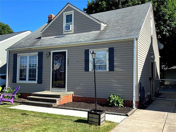 2nd image of 5907 Forest Ave