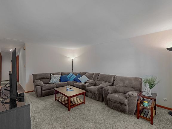 5th image of 2017 Sanford Ave