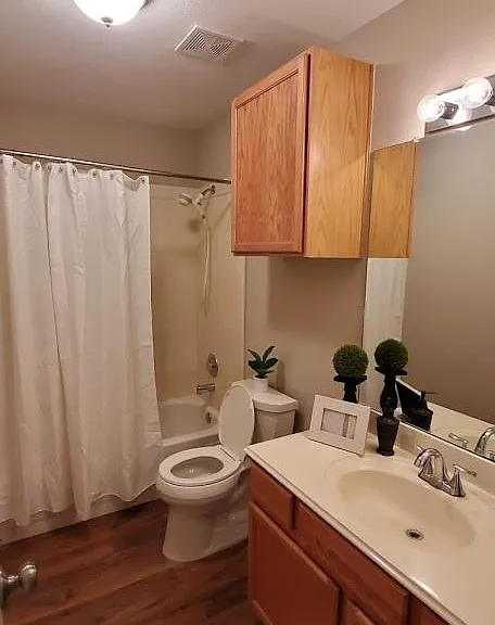 1207 Toby Ln — Photo 14