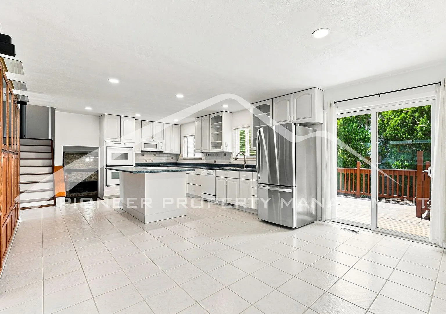 Spacious Home with Central AC and Traditional Wood Features — Photo 4