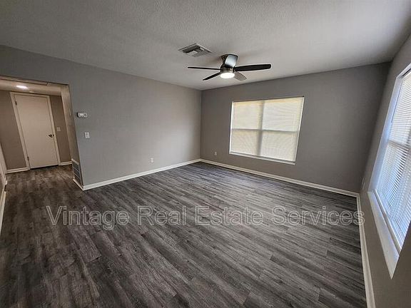 4th image of 304 S Mercury Ave