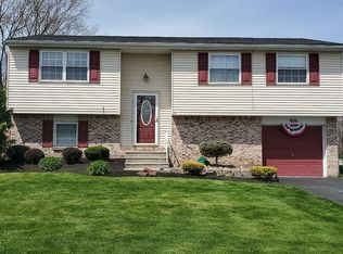 406 Wurlitzer Dr, North Tonawanda, NY